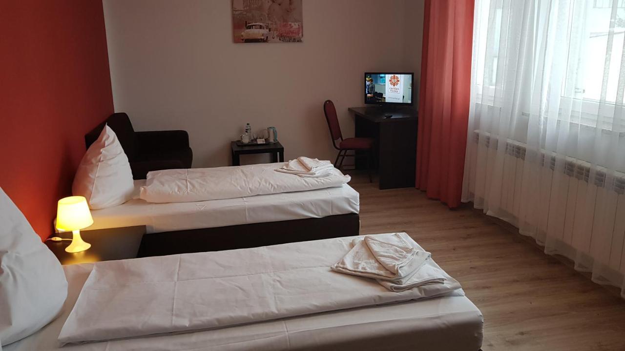 Hotelik Kameleon Pokoje Goscinne 야우르 외부 사진