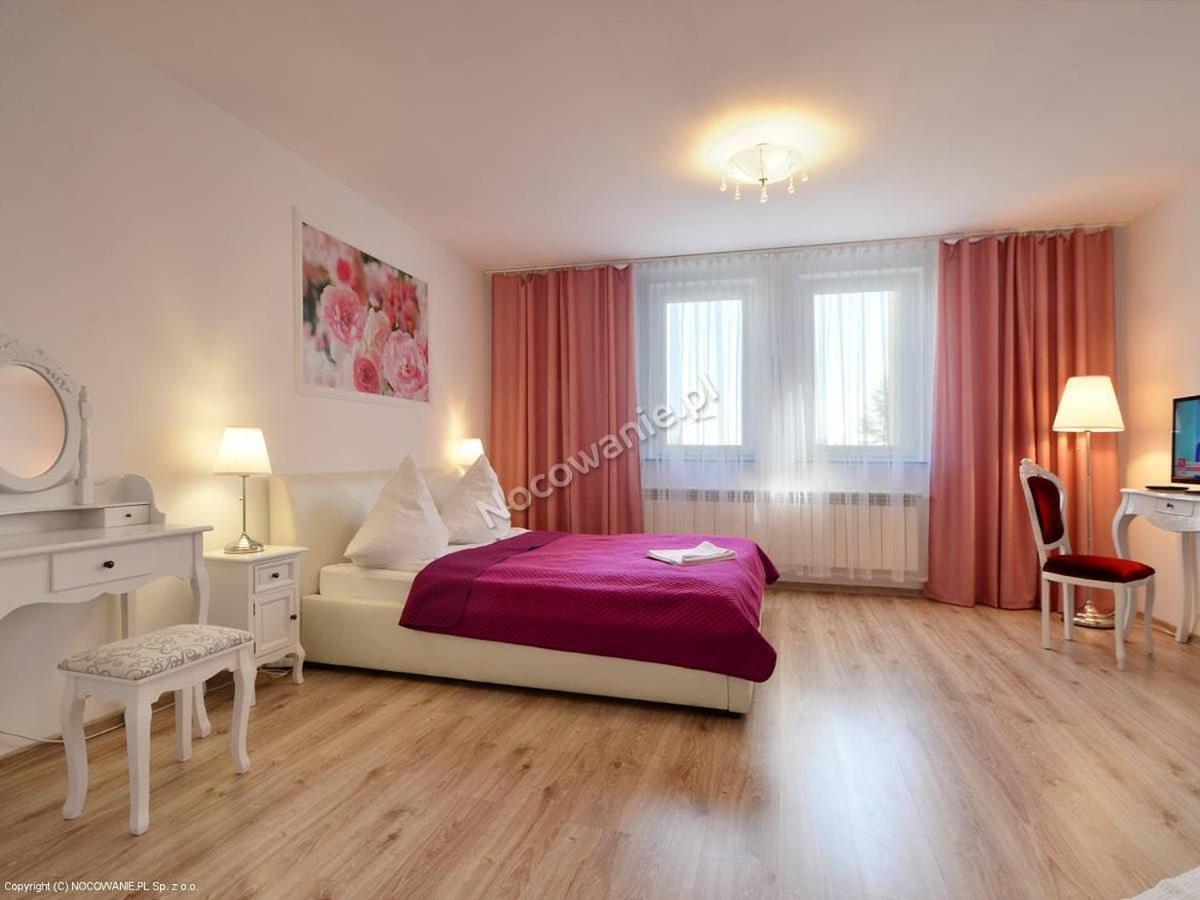Hotelik Kameleon Pokoje Goscinne 야우르 외부 사진